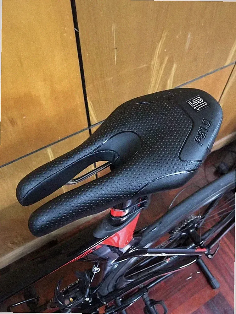 Road Bike Triathlon Short Nose Saddle Bike Seat Imitation Leather Back Seat Mat